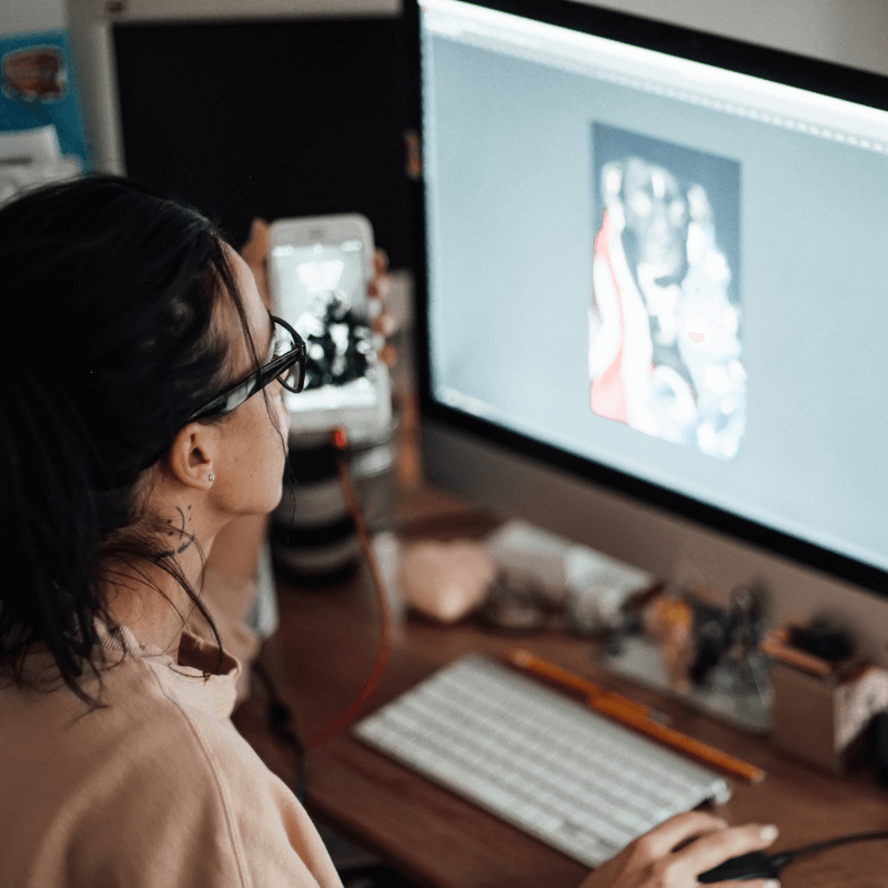 graphic designer and photographer fixing resolution at home graphic designer and photographer fixing resolution